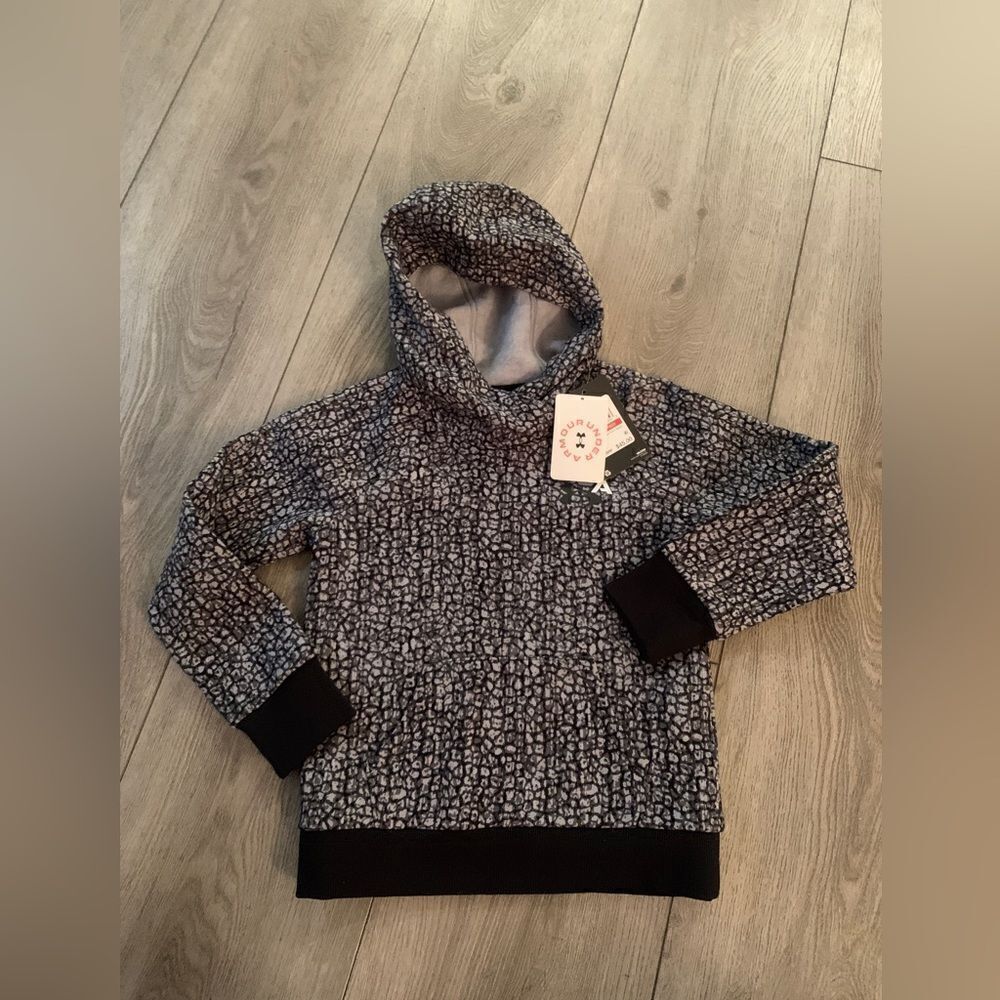 Under Armour Size YXS sweater for girls